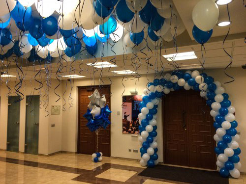 Шары под потолок ,арки на вход оформление двери