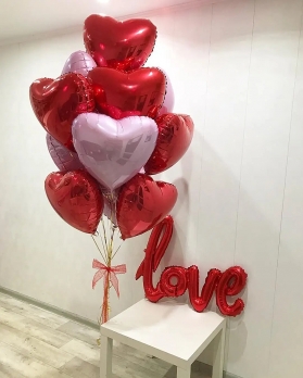 Love букет из шаров из 10 сердец